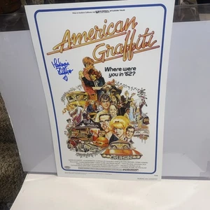 Póster de película firmado por Mackenzie Phillips American Graffiti 11 x 17 Schwartz certificado de autenticidad - Imagen 1 de 4