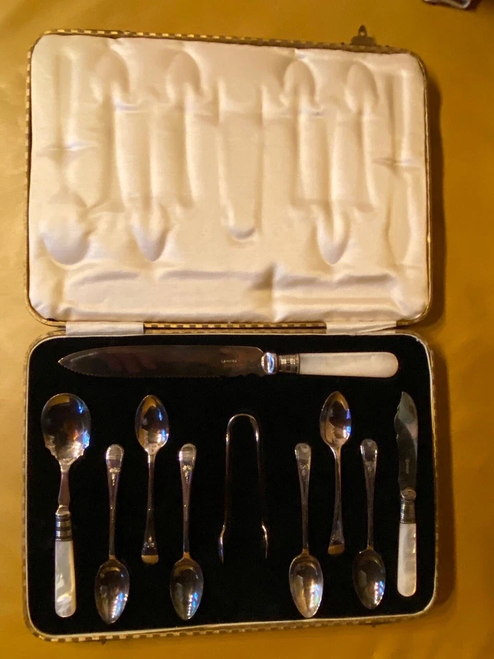 Antikes Besteck Silver Plated 10-teilig mit Griffen in Perlmutt Optik - Bild 1 von 4