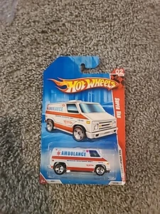 *** 2010 HOT WHEELS SUPER VAN - Picture 1 of 6
