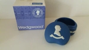 Wedgwood Jasperware - Royal Blue Candy Box Bean - HRH Duke of Edinburgh - Boxed - Picture 1 of 4