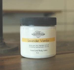 Lavendel Vanille feuchtigkeitsspendende Hand & Körperlotion 4 Unzen Größe. - Bild 1 von 2