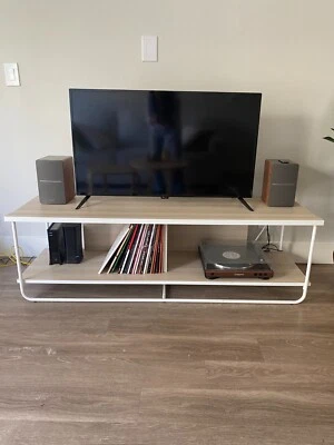 Soporte de TV y consola de entretenimiento Foto 1 de 3