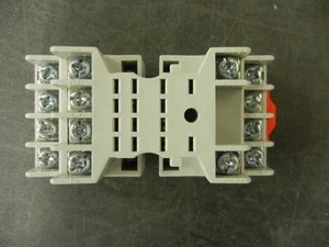 Siemens: 3TX7144-1E5 - Presa, vanga 14 pin, montaggio su guida DIN, 10A - Foto 1 di 3