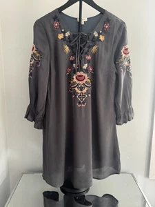 Vestido túnica campesina boho bordado gris Umgee M floral folclórico cottagecore - Imagen 1 de 9