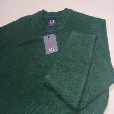 GAP Classic Crew Neck Knit Sweater NWT Relaxed Fit (June bug) Green Mens Small - Image 1 of 4