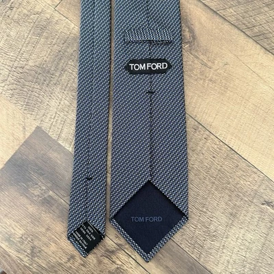 Corbata para hombre Tom Ford azul seda geométrica Italia 3 1/4" (W) x 59" (L) ¡Como nueva!! Foto 1 de 4