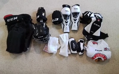 Полный комплект хоккейного оборудования (включая сумку и клюшку) - Изображение 1 из 4