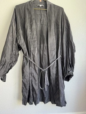 Bata Lunya 100 % seda gris manga larga lazo cintura salón ropa para dormir atletismo talla: M Foto 1 de 4