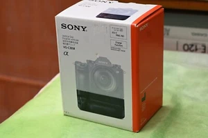 Sony Vg-C3Em Battery Grip - Picture 1 of 3