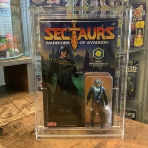 Zica Sectaurs Warriors Of Symbion Zak Actionfigur Retro + Acryl Vitrine - Bild 1 von 2