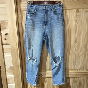 AMERICAN EAGLE Light Wash Distressed Curvy Mom Jean Size 8 SHORT - Picture 1 of 13