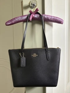 NWT COACH CW395 Fiona Zip Tote Bag In Crossgrain Leather Gold/Black - Picture 1 of 6