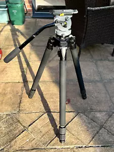Miller DS-20 Fluid Head (75mm Ball Base) With Carbon Fiber Legs and bag - Picture 1 of 14