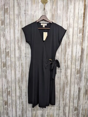 Vestido Michael Kors Cuello en V Imitación Envolvente LBD Negro Manga Gorra Talla XS NUEVO CON ETIQUETAS $110 Foto 1 de 4