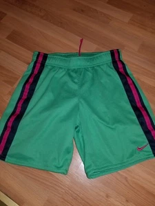 NIKE SHORTS KIDS SIZE MEDIUM EXCELLENT CONDITION  - Picture 1 of 3