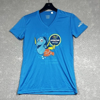Camisa Run Disney Feminina Pequena 2023 Springtime Surprise Challenge Nemo Gym - Imagem 1 de 4