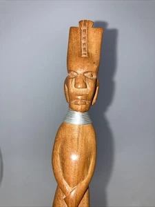 Coltello da collo arrotolato apri lettere in legno intagliato tema tribale africano 12" - Foto 1 di 12