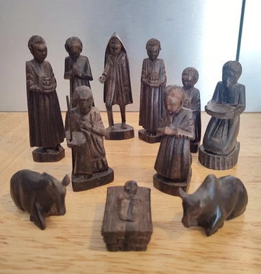 Crèche de Noël Sculpture Bois d'ébène 10 Sujets Personnages et Animaux - Photo 1/4