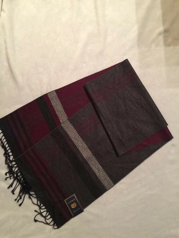 Nuevo con etiquetas Bufanda Unisex Club Room Gris Granate 100% Seda _ $75 Foto 1 de 4
