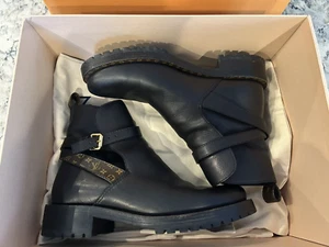 Louis Vuitton Beaubourg Ankle Boots Size 38.5 / Fits size 8 US - Picture 1 of 13