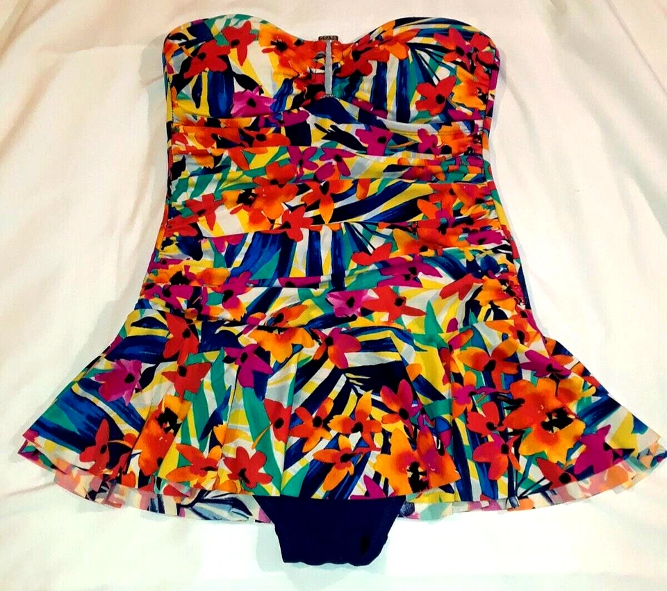 Traje de baño de una pieza sin tirantes falda floral multicolor con volantes talla 6 Chaps para mujer Foto 1 de 4