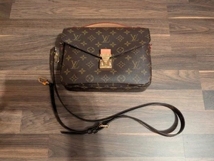 Louis Vuitton Pochette Metis M44875 mit geringen Gebrauchsspuren - Bild 1 von 9