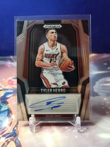 2024-25 Panini Prizm Schwarz Tyler Herro Signatures Auto #SIG-HER Miami Heat - Bild 1 von 2