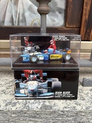 1/43 MINICHAMPS 431 952701 JEAN ALESI 1st GP WIN TAXI ON SCHUMACHERS BENETTON - Immagine 1 di 3