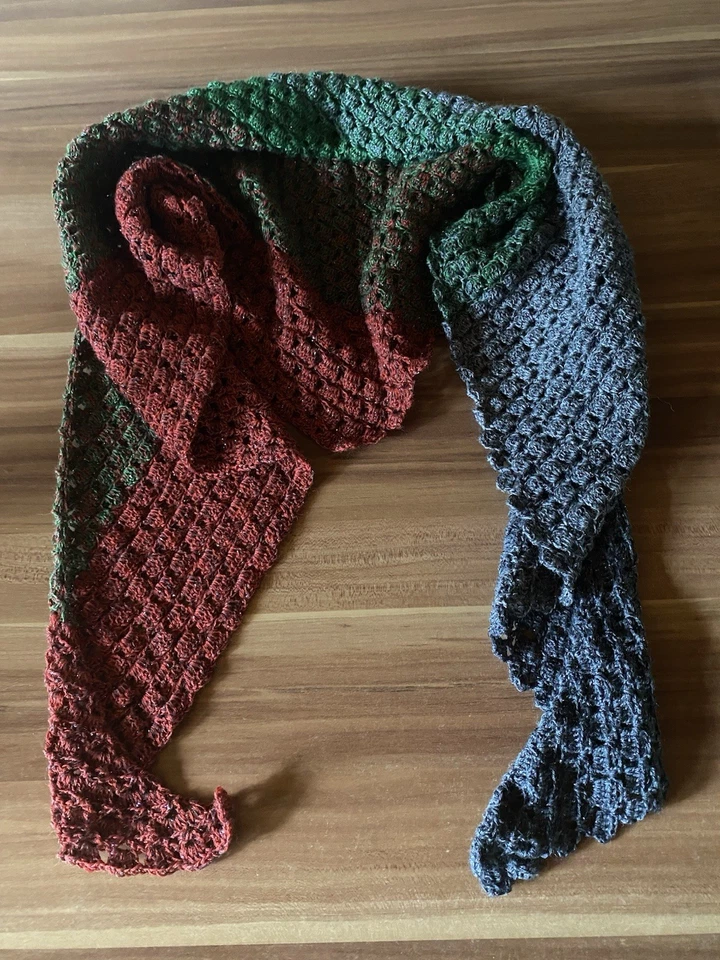 Gehäkeltes Tuch Dreieckstuch Handmade NEU Schal Stola - Bild 1 von 4