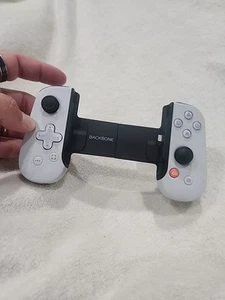 BACKBONE One Mobile PS Gaming Controller for iPhone (Lightning) IOB BB-02 - Photo 1 sur 6