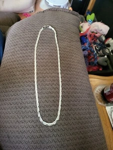 Vintage Silvertone Herringbone Textured 22" Necklace - Picture 1 of 3