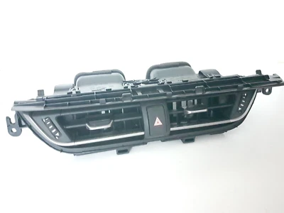 TOYOTA CH-R 1.8HYBRID 2020 RHD DASHBOARD CENTRE AIR VENT SWITCH OEM 55670F4020 - Image 1 of 4