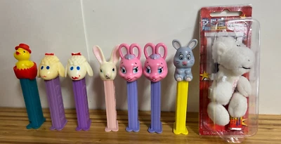Pez - Rabbits, lamb and chick plus lamb keychain unopened - Image 1 of 4