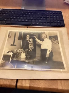 Artista di spicco vintage sconosciuto. Foto professionale.Aiuto per id? - Foto 1 di 1