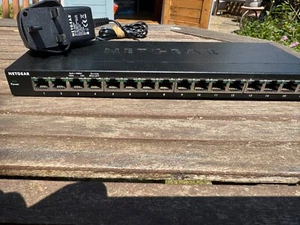 Netgear GS316 16 port Gigabit Ethernet Switch. Unmanaged with power supply - Photo 1/6