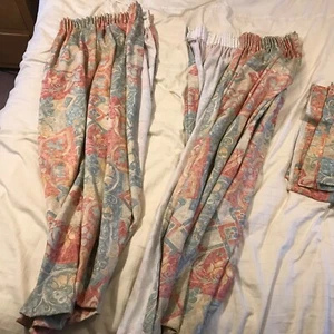 Curtains unlined Pencil Pleat top. Each curtain is 170cm wide & 120cm long - Picture 1 of 4