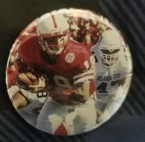 NEBRASKA CORNHUSKERS BROOK BERRINGER PINBACK KNOPF - Bild 1 von 1