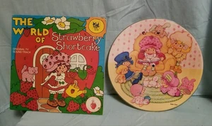 2 Vintage Strawberry Shortcake Vinyl LPS Strawberry Shortcake and Her Friends - Bild 1 von 14