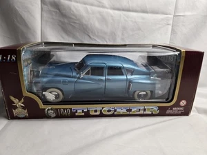 Road Signature Die Cast Metal Deluxe Edition 1948 Tucker Torpedo 1:18 Yat Ming - Bild 1 von 3