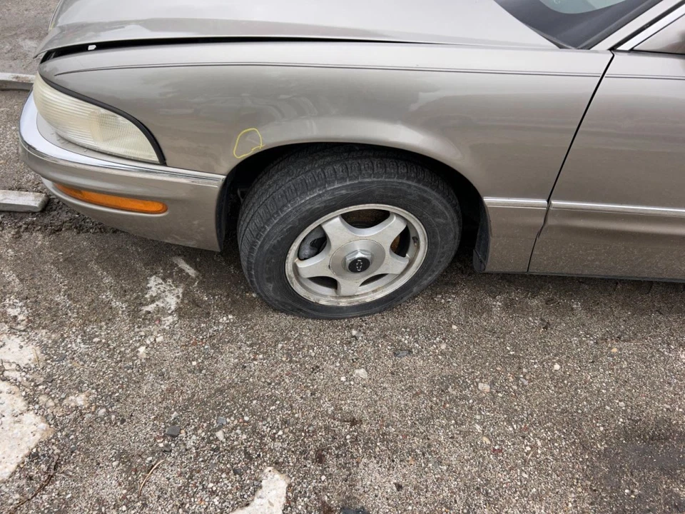 (LOCAL PICKUP ONLY) Driver Left Fender Without Ultra Fits 97-04 PARK AVENUE 5661 Foto 1 de 1