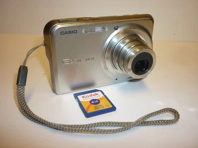 Casio Exilim EX-S880 in Silver Thin 8.1 MP Digital Camera Super Slim + SD Card - Image 1 of 4