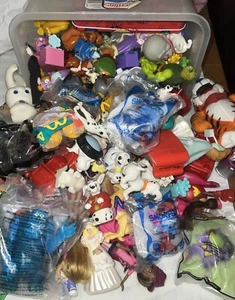 Vintage Toy Figure Bonanza: Iconic Characters from Disney, McDonald’s Barbie150+ - Picture 1 of 19