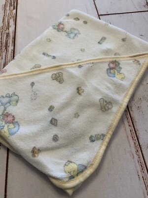 Baby Tykes Hooded Baby Towel Yellow Trim Lions Elephants Wagon With Ducks Bears - Image 1 of 4