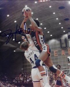 *JULIUS ERVING*DR.J*SIGNED*AUTOGRAPHED*PHOTO*NEW YORK*NETS*76ERS*SIXERS*8 x 10* - Picture 1 of 2