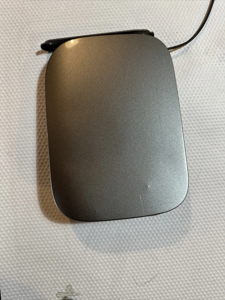 Infiniti M35 M45 2008-2010 fabricante de equipos originales tapa de puerta de llenado de combustible tapa de gasolina Foto 1 de 2