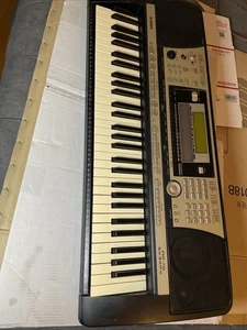 Yamaha PSR-740 Music Workstation senza cavo di alimentazione SOLO PER RICAMBI UNITÀ NON TESTATA - Foto 1 di 24