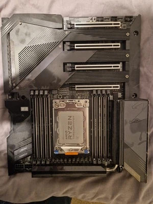GIGABYTE TRX40 AORUS XTREME AMD Socket sTtrx4 ATX WiFi 6 - Image 1 of 2