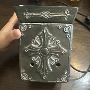 Scentsy Retired Faith Cross Charity Full Size Scent Wax Warmer EUC - Picture 1 of 6