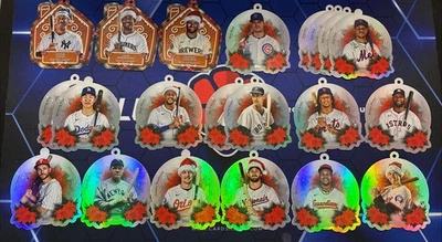Лот праздничных украшений 2025 Topps (20) получите до Рождества! - ОГРОМНЫЙ ЛОТ ⚾️🔥 - Изображение 1 из 4