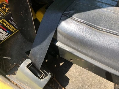 Conjunto de cinturón de seguridad derecho/pasajero Ford F700 - usado Foto 1 de 4